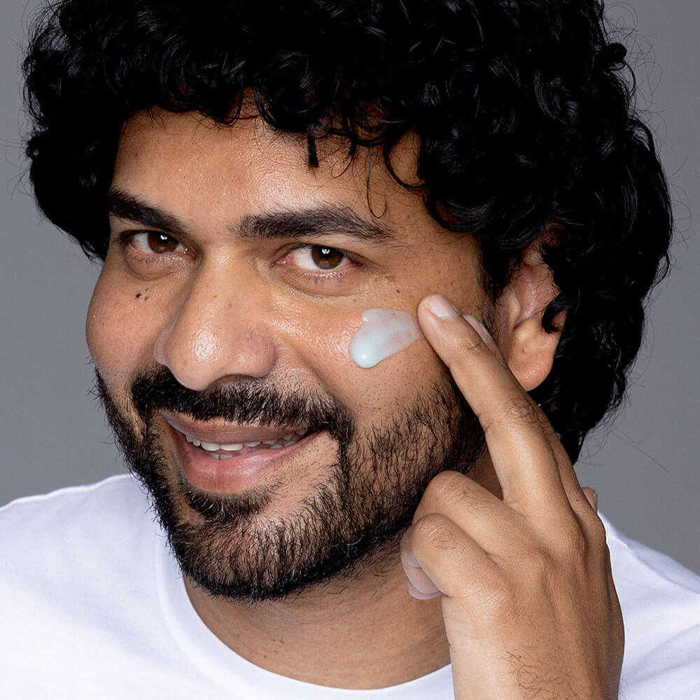 man wearing Shakeup Cosmetics Face 4Ward Matte Effect Gel Moisturiser 